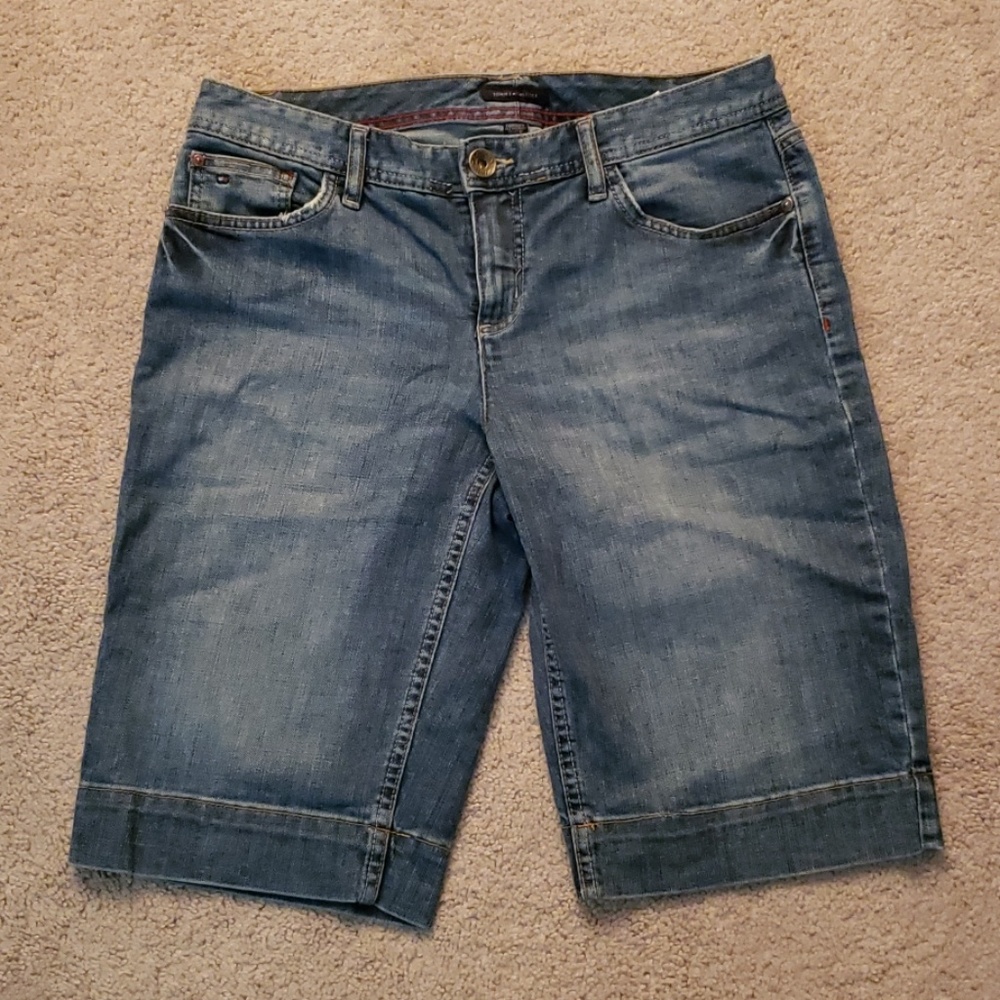 Tommy Hilfiger Women's Shorts - Size 10